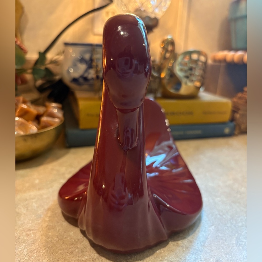 Vintage 1981 Maroon Swan Andre Richards Bathroom Décor Hand Towel Holder Ceramic - Picture 4 of 8